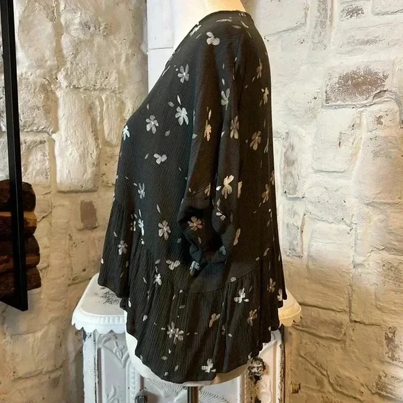 Grade&Gather | Cropped Floral Babydoll Peplum Blouse - Picture 4 of 9